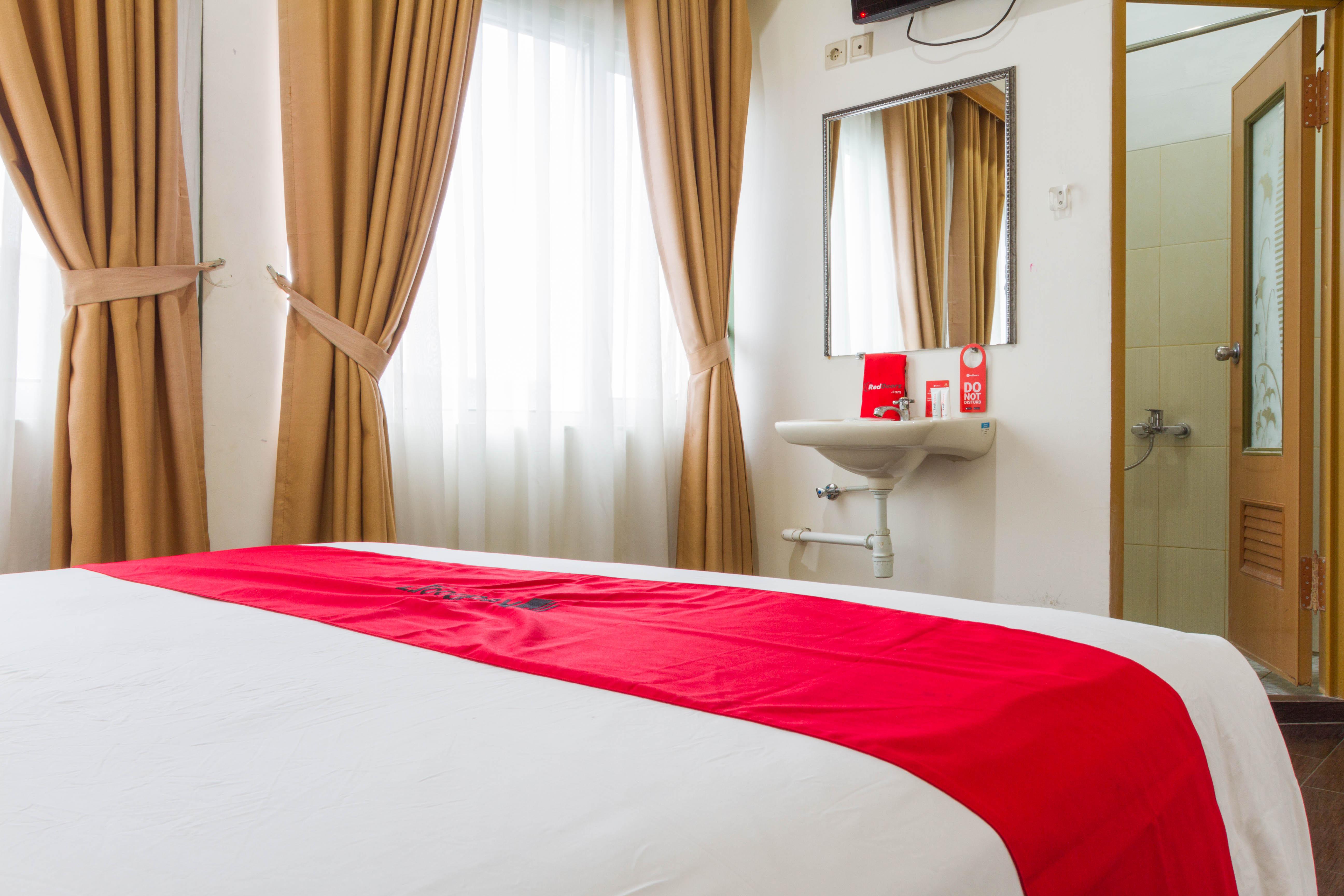 Reddoorz Plus @ Surapati 2 Bandung Exteriör bild