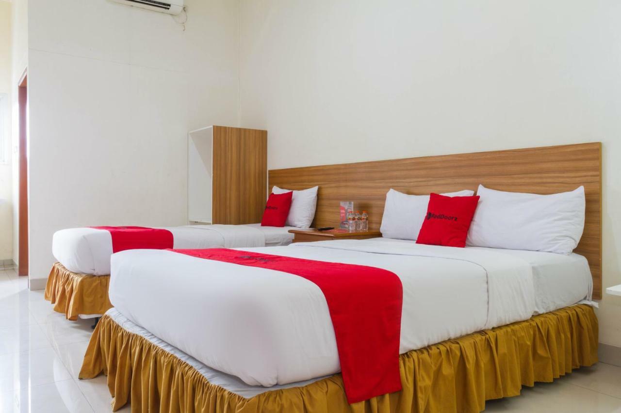 Reddoorz Plus @ Surapati 2 Bandung Exteriör bild