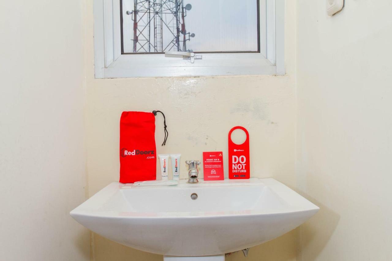 Reddoorz Plus @ Surapati 2 Bandung Exteriör bild
